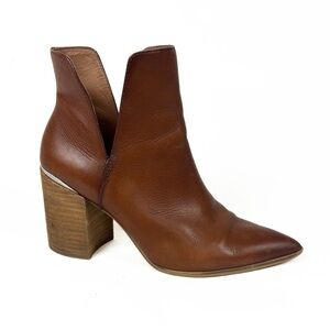 Steve Madden Kaylah Cognac Plunging V-notch Slip on Ankle Bootie Boots